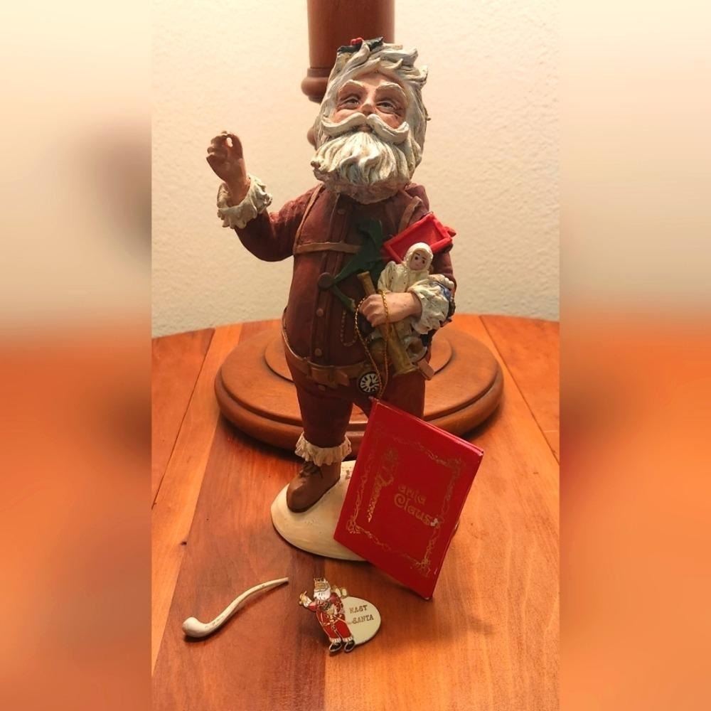 Duncan‎ Royale Nasturtium "Nast" Santa figurine